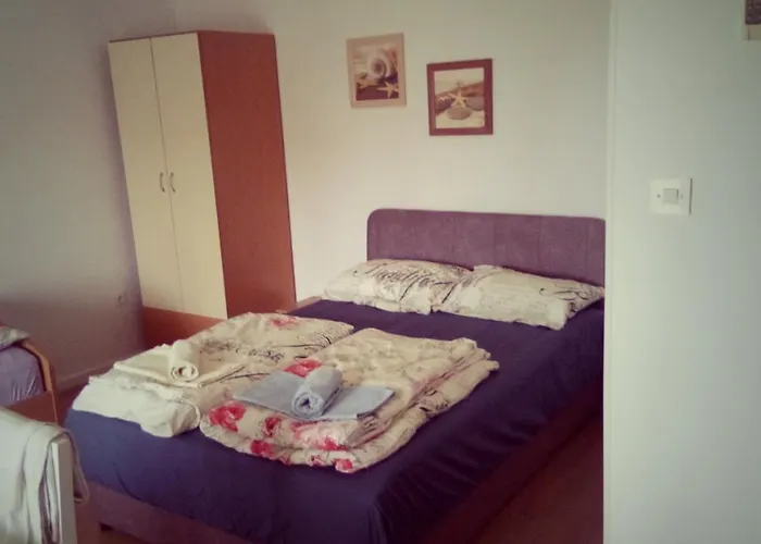 Silvija Πανσιόν