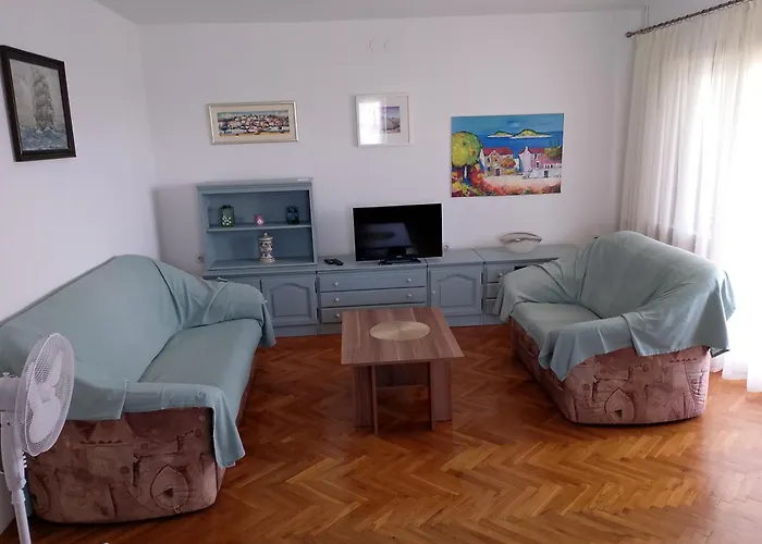 Silvija Πανσιόν