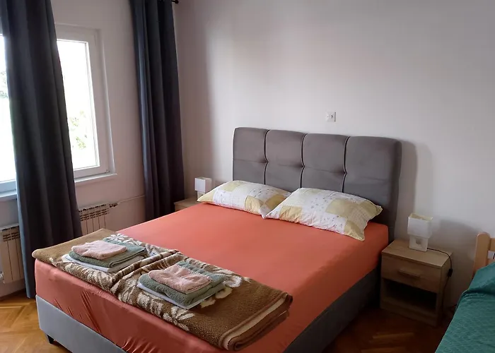 Silvija בית הארחה זאדאר